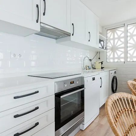 Ocean's Whisper: Les Palmeres Seaview Sanctuary Apartamento Valencia