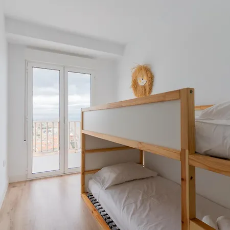 Ocean's Whisper: Les Palmeres Seaview Sanctuary Apartamento