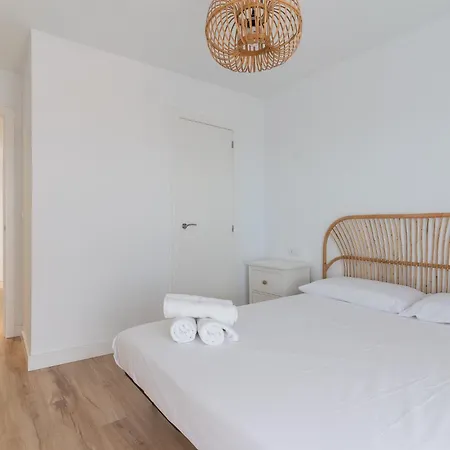 Apartamento Ocean's Whisper: Les Palmeres Seaview Sanctuary Valencia
