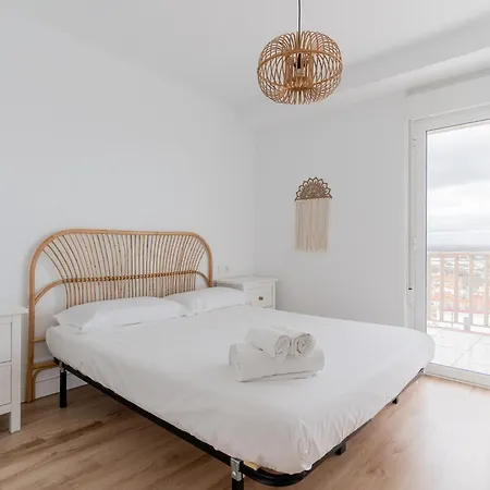 Ocean's Whisper: Les Palmeres Seaview Sanctuary Apartamento Valencia