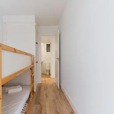 Apartamento Ocean's Whisper: Les Palmeres Seaview Sanctuary *